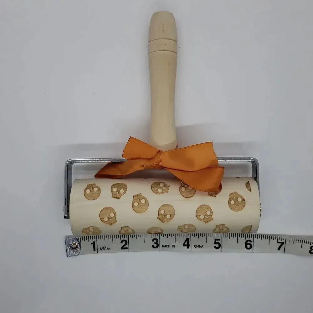 Skull wooden rolling pin 1.5